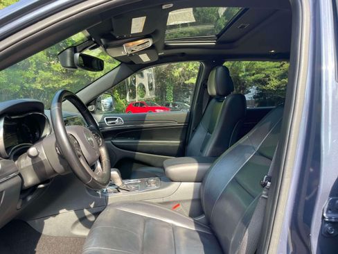 Used 2020 Jeep Grand Cherokee Limited AWD/4WD image 15