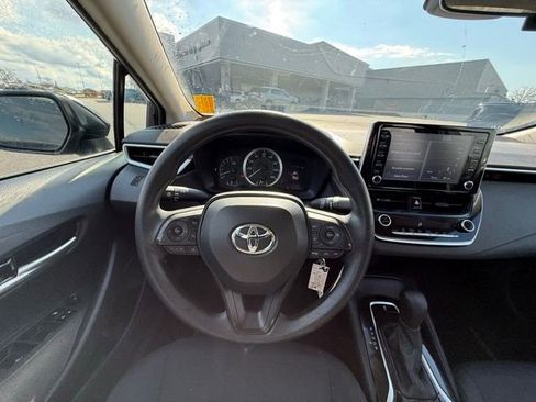 Used 2020 Toyota Corolla LE image 14