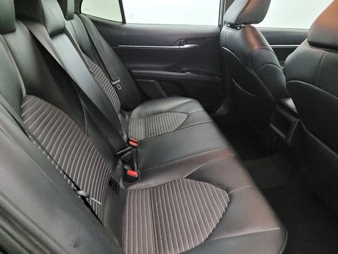 Used 2019 Toyota Camry SE image 19