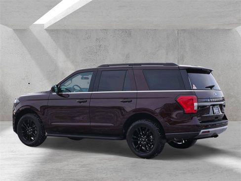 Certified 2024 Ford Expedition XLT image 4