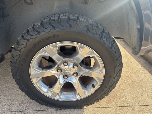 Used 2017 RAM 1500 Laramie w/ Convenience Group image 16