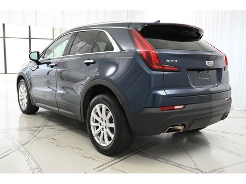 Used 2021 Cadillac XT4 Luxury w/ Cold Weather Package image 5