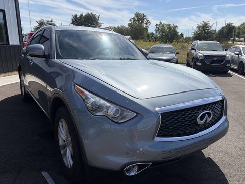 Used 2017 INFINITI QX70 AWD w/ Premium Package image 4