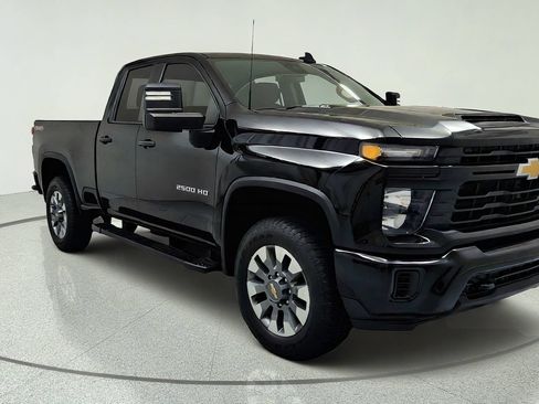 Used 2024 Chevrolet Silverado 2500 Custom w/ Custom Convenience Package AWD/4WD image 7