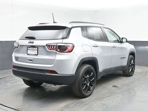 Used 2025 Jeep Compass Latitude w/ Altitude Special Edition AWD/4WD image 14