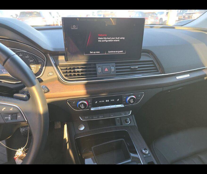 Used 2024 Audi Q5 2.0T Premium w/ Convenience Package AWD/4WD image 6