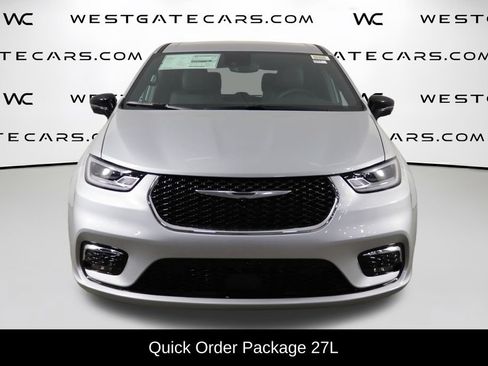 New 2026 Chrysler Pacifica Select FWD image 2