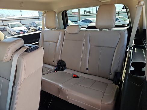 Used 2024 Ford Expedition Max XLT image 9