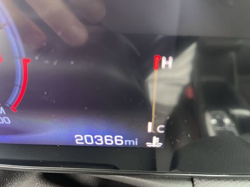 Used 2025 Chevrolet TrailBlazer RS image 12