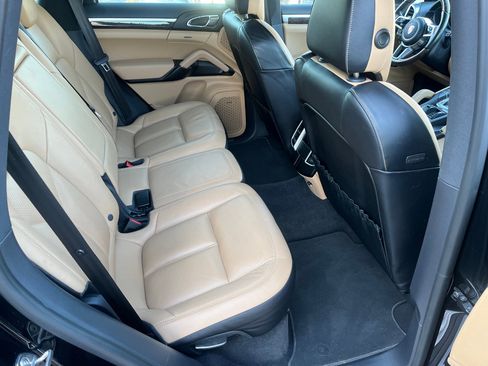 Used 2015 Porsche Cayenne Diesel image 18