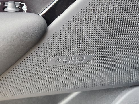 Certified 2026 Land Rover Range Rover Velar Dynamic SE image 24