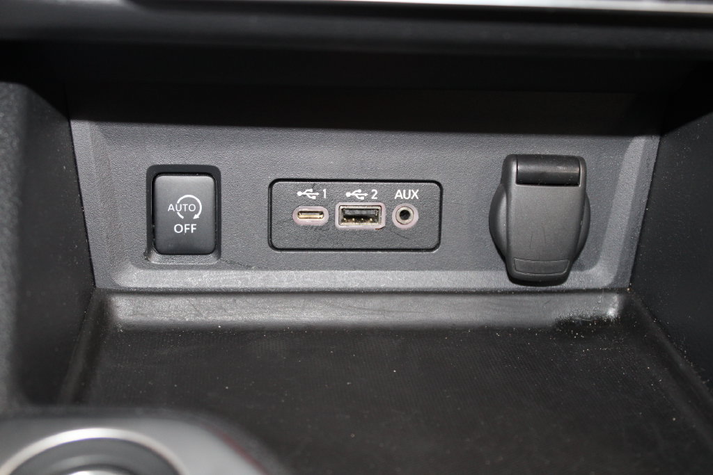 Used 2025 Nissan Sentra SV FWD image 40