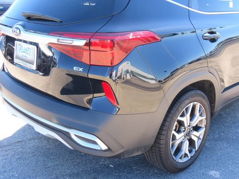 Used 2021 Kia Seltos EX image 12