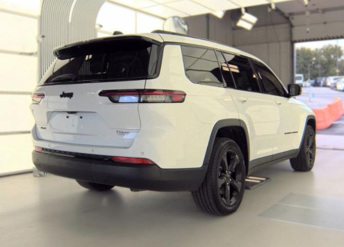 Used 2023 Jeep Grand Cherokee L Laredo AWD/4WD image 4