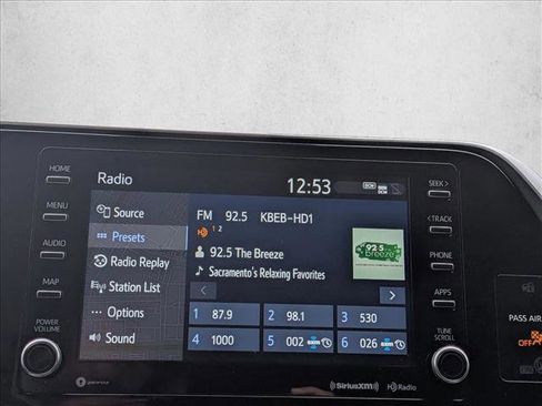 Used 2022 Toyota Highlander XLE image 13