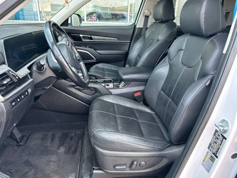 Used 2024 Kia Telluride EX w/ EX Captain's Chair Package AWD/4WD image 20