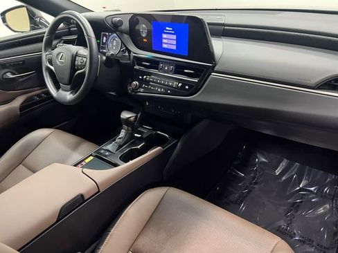 Certified 2025 Lexus ES 300h w/ Premium Package FWD image 10