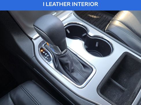 Used 2018 Jeep Grand Cherokee Limited image 25