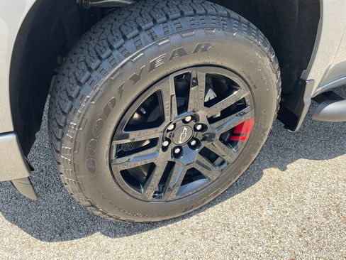 New 2026 Chevrolet Silverado 1500 RST w/ Redline Edition AWD/4WD image 13