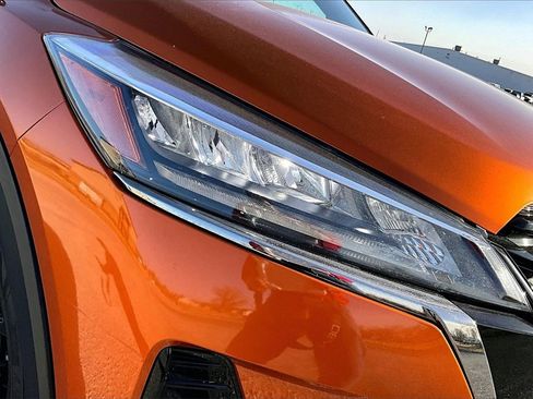 Used 2021 Nissan Kicks SR image 22