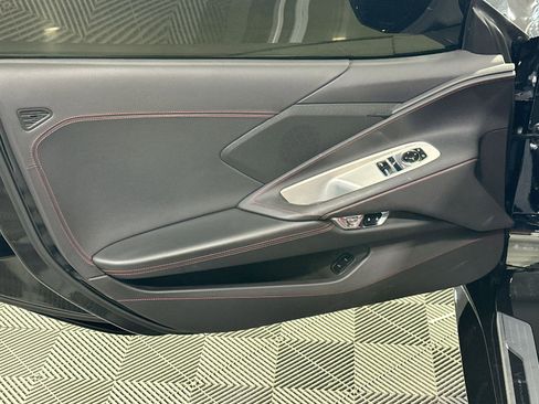 Used 2021 Chevrolet Corvette Stingray Coupe w/ Z51 Performance Package image 15