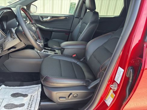 New 2025 Ford Escape ST-Line w/ Tech Pack #1 image 9