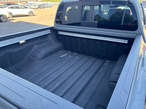 Used 2023 Nissan Frontier PRO-4X w/ Pro-4X Premium Package AWD/4WD image 9