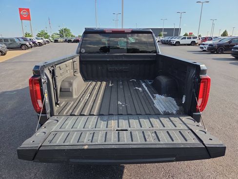 Used 2022 GMC Sierra 1500 SLT w/ SLT Premium Plus Package AWD/4WD image 7