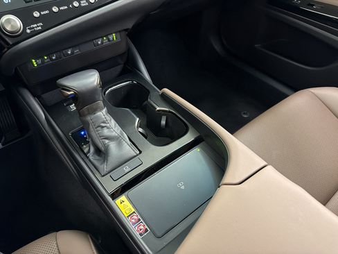 Certified 2023 Lexus ES 250 w/ Premium Package AWD/4WD image 19