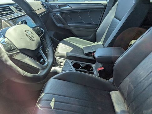 Used 2022 Volkswagen Tiguan SE R-Line FWD image 8