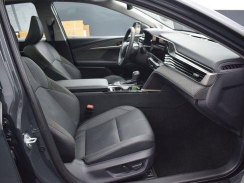 Used 2025 Toyota Camry XLE w/ Premium Plus Package AWD/4WD image 10