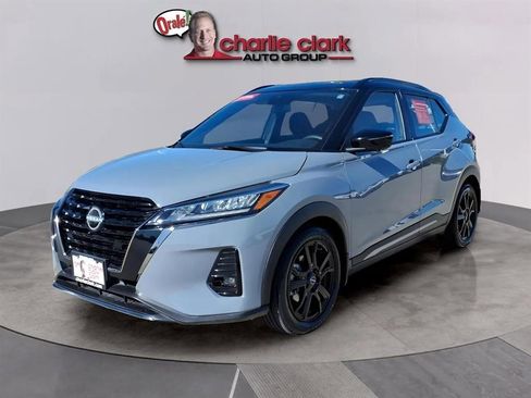 Used 2024 Nissan Kicks SR image 1