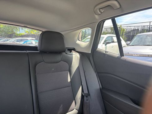 Used 2025 Chevrolet Trax LT FWD image 32