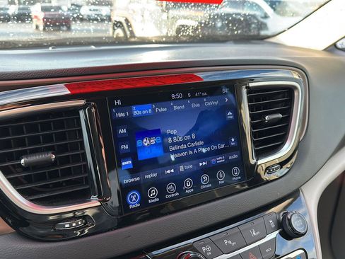 Used 2017 Chrysler Pacifica Touring-L Plus w/ Advanced Safetytec Group image 30