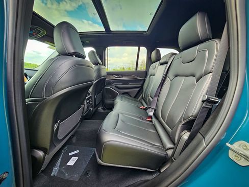 New 2026 Jeep Grand Cherokee Limited AWD/4WD image 34