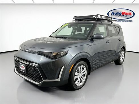 Used 2023 Kia Soul LX image 4