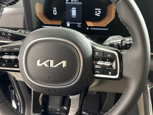 New 2026 Kia Carnival EX FWD image 19