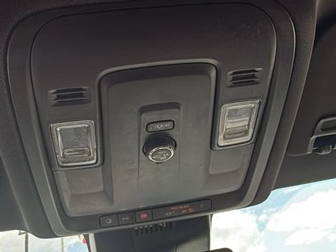 Used 2025 Chevrolet Tahoe Z71 AWD/4WD image 19
