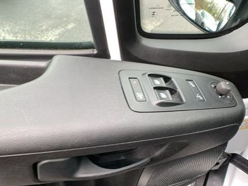 Used 2024 RAM ProMaster 2500 w/ Convenience Group FWD image 10