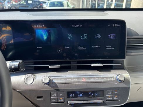 Used 2025 Hyundai Kona SEL image 21