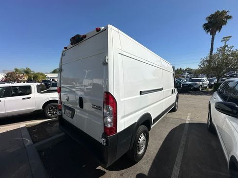 Used 2025 RAM ProMaster 2500 w/ Convenience Group FWD image 3