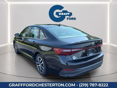Used 2025 Volkswagen Jetta SE FWD image 10