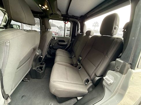 Used 2022 Jeep Gladiator Sport image 27