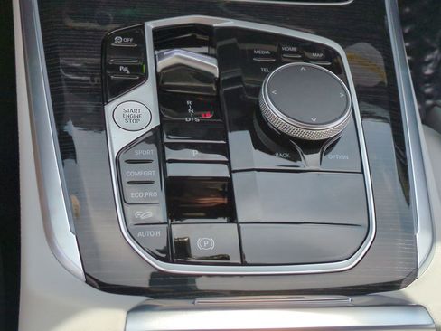 Used 2026 BMW X5 xDrive40i w/ M Sport Package AWD/4WD image 22