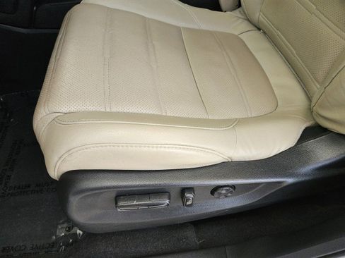 Used 2018 Honda CR-V Touring image 32