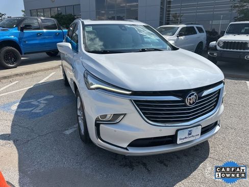 Used 2024 Buick Enclave Essence w/ Experience Buick Package image 8