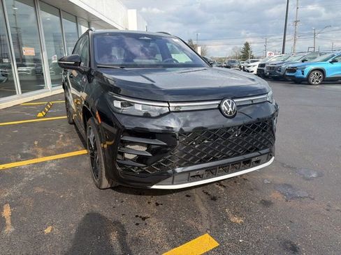 New 2026 Volkswagen Tiguan SEL R-Line AWD/4WD image 10