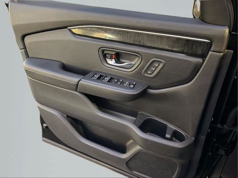 Used 2023 Honda Pilot Elite image 23