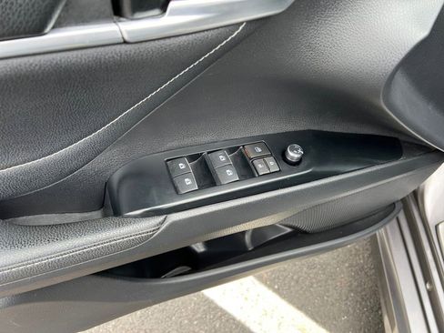 Used 2018 Toyota Camry XSE image 11