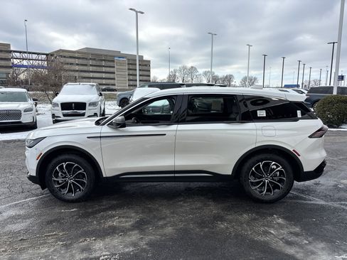 New 2026 Lincoln Nautilus Premier image 4